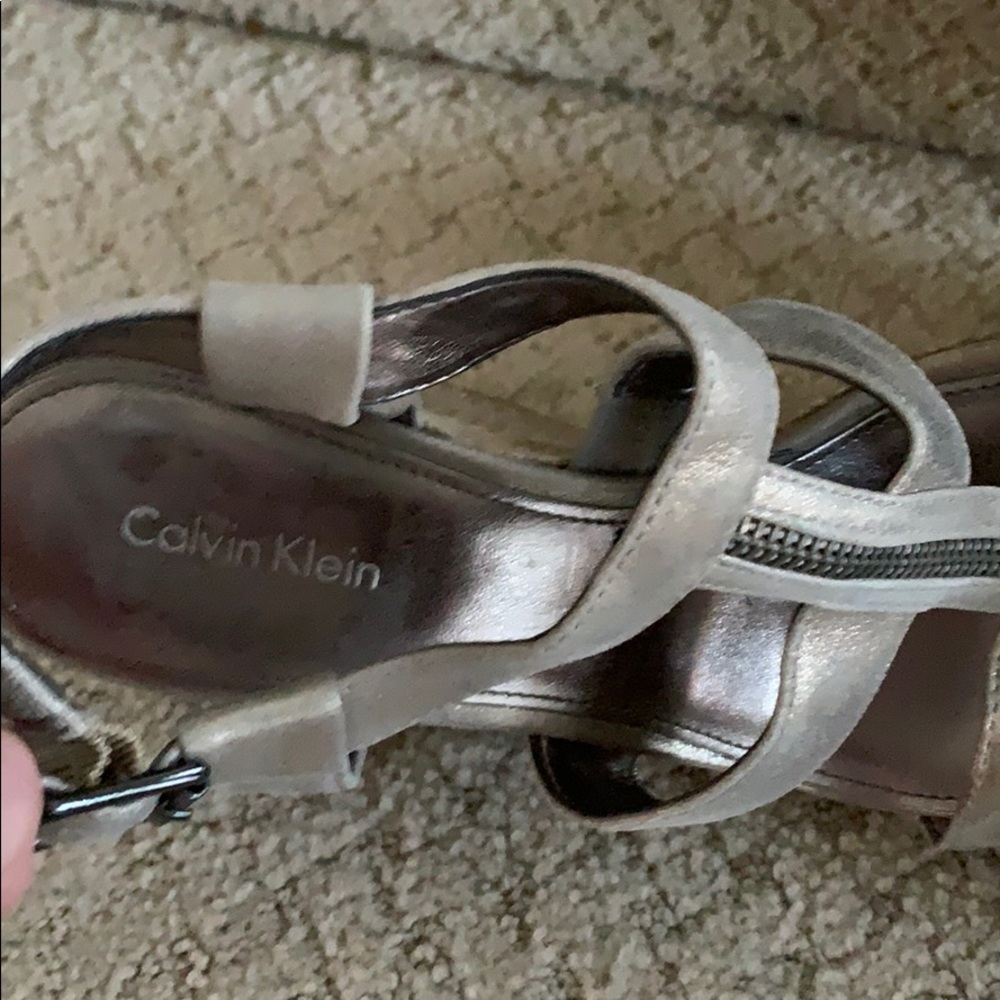 Shoes - Picture 2 of 7